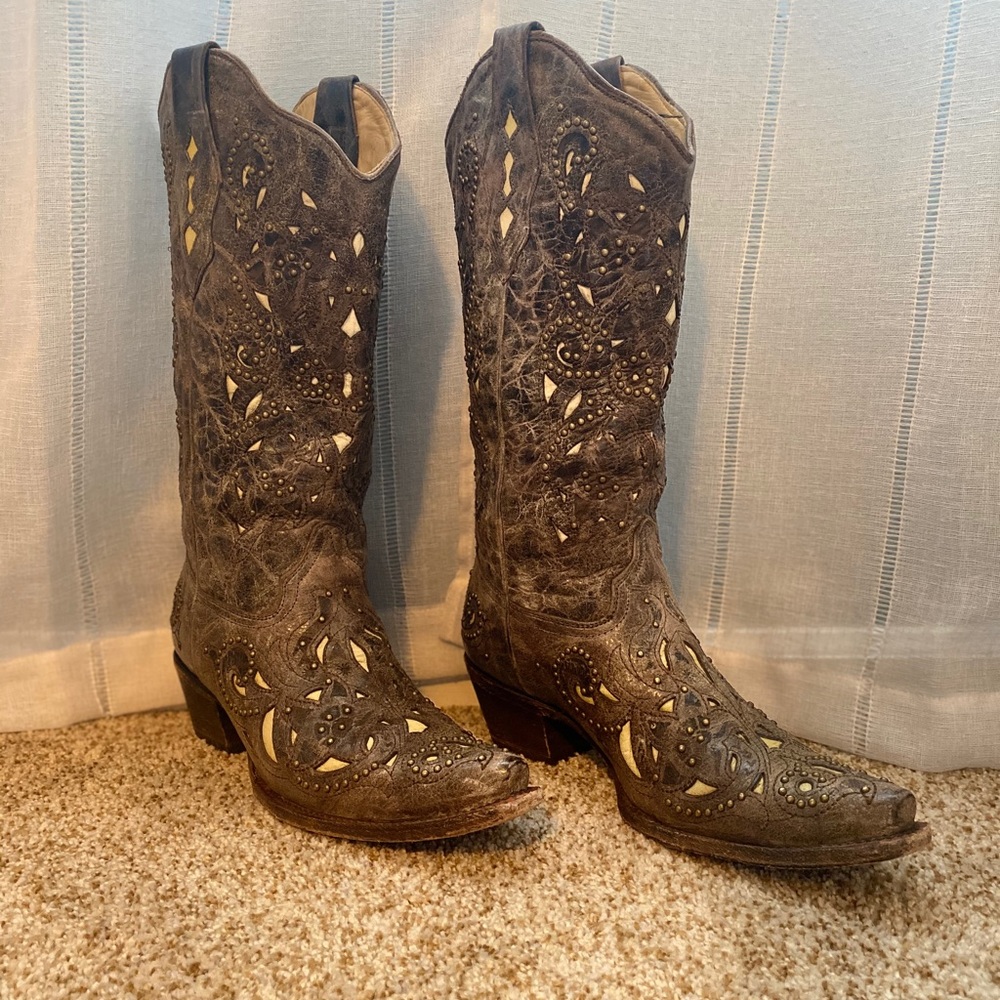 Corral distressed studded snip toe cowgirl boots
